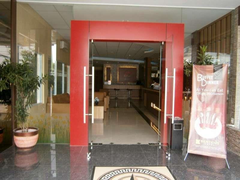 Benteng Hotel Pekanbaru Bagian luar foto